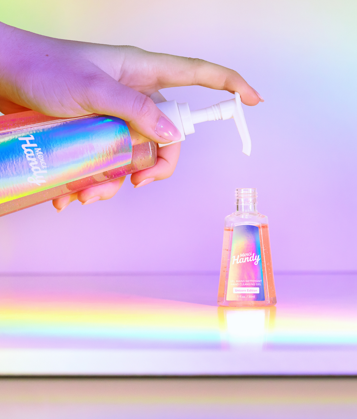 Gel Mains Nettoyant Unicorn Edition Grand Format Merci Handy – flacon pompe utilisé au lavabo