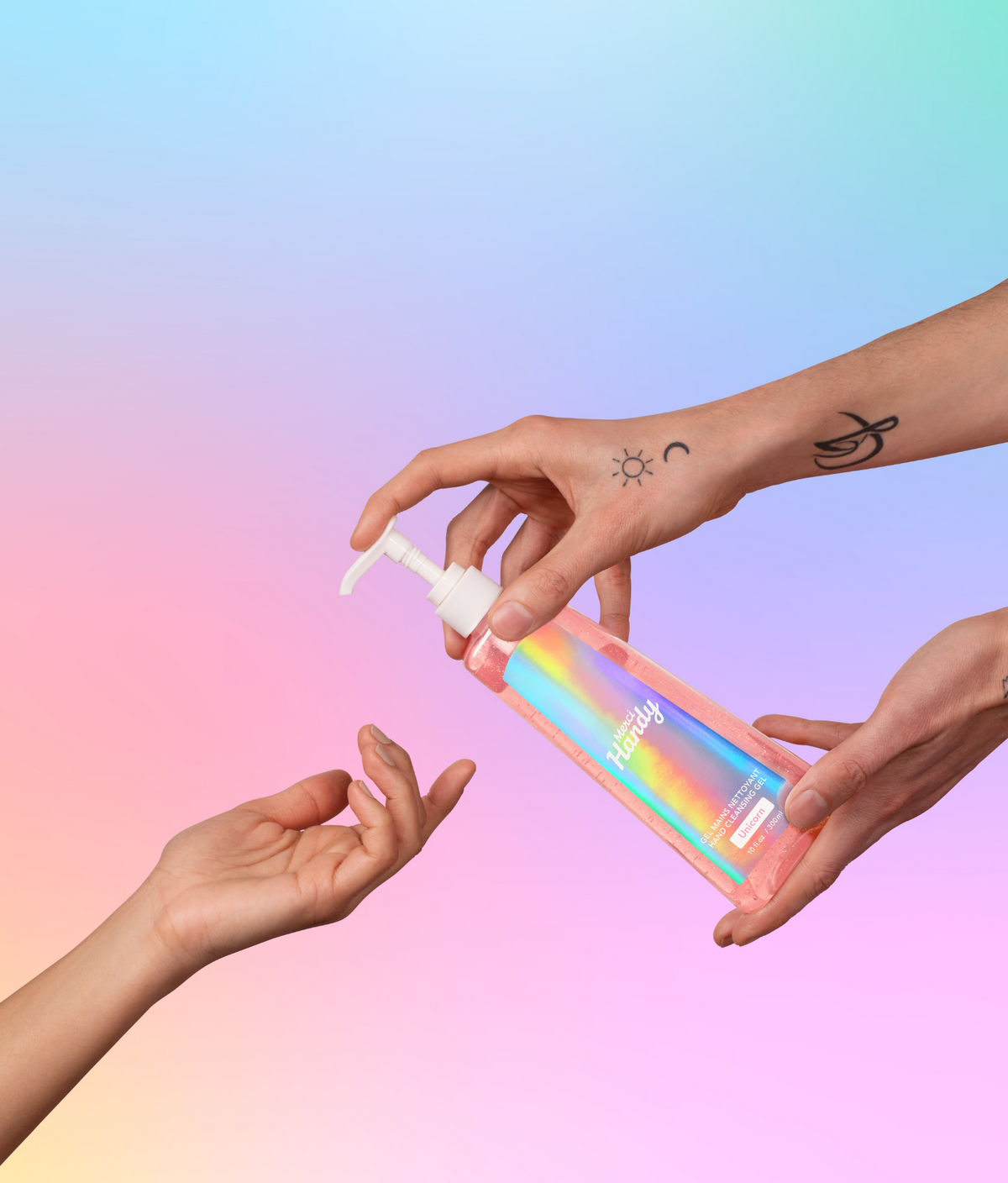 Gel Mains Nettoyant Unicorn Edition Grand Format Merci Handy – gel versé dans la main depuis le flacon pompe